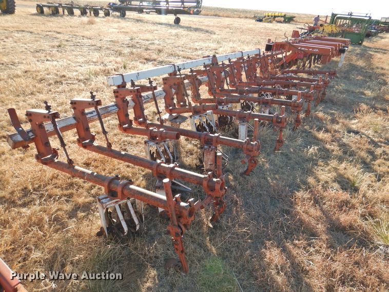 image for item HU9687 Lilliston row crop cultivator
