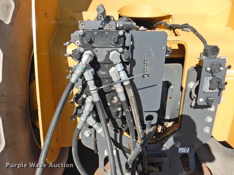 image for item HU9719 2015 Caterpillar Challenger MT975E  4WD tractor