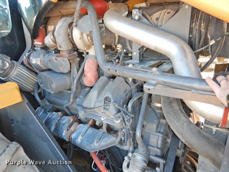 image for item HU9719 2015 Caterpillar Challenger MT975E  4WD tractor