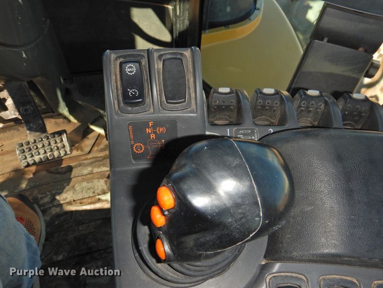 image for item HU9719 2015 Caterpillar Challenger MT975E  4WD tractor