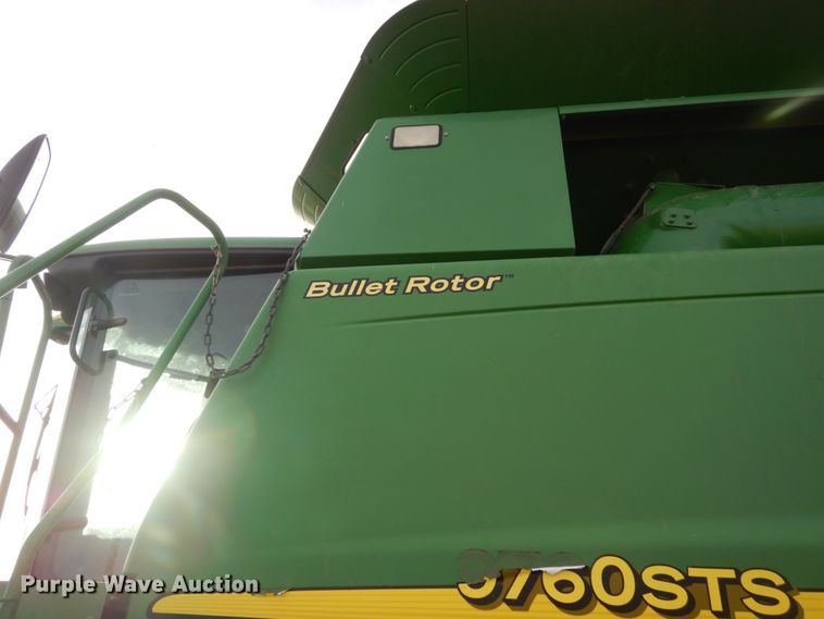 image for item HU9797 2007 John Deere 9760 STS  combine