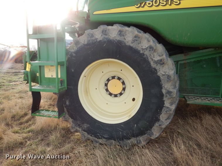 image for item HU9797 2007 John Deere 9760 STS  combine