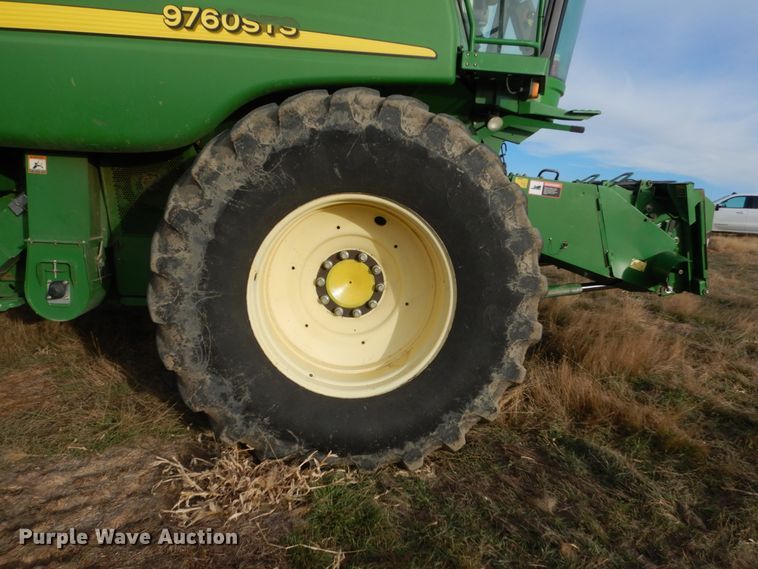 image for item HU9797 2007 John Deere 9760 STS  combine