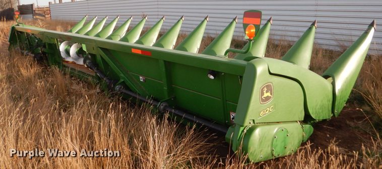 image for item HU9799 2011 John Deere 612C corn head