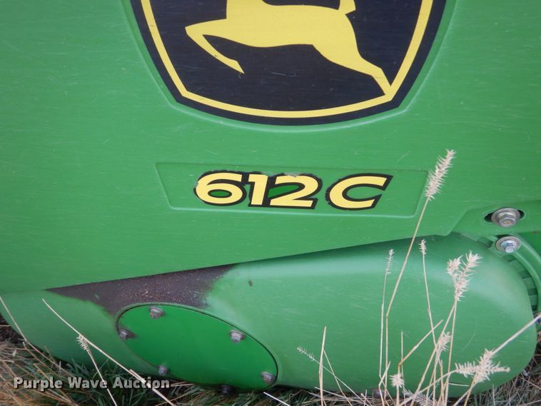 image for item HU9799 2011 John Deere 612C corn head