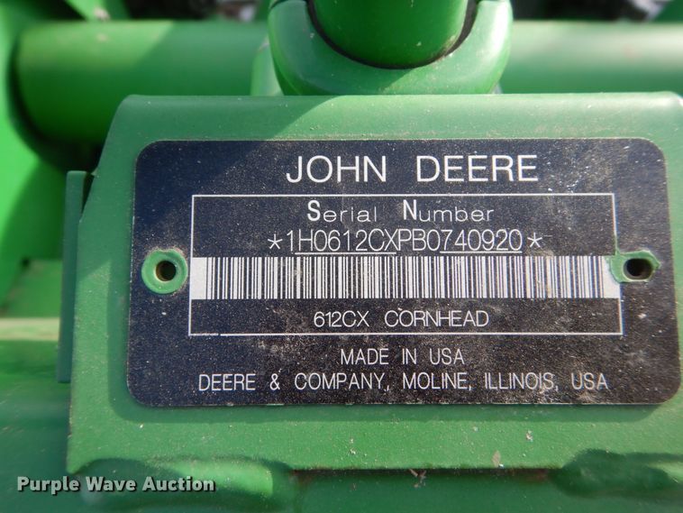 image for item HU9799 2011 John Deere 612C corn head
