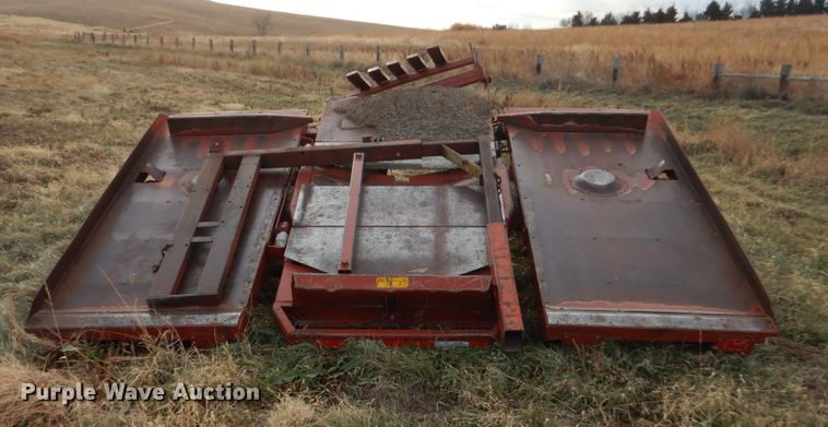 image for item HU9801 Hesston bale accumulator