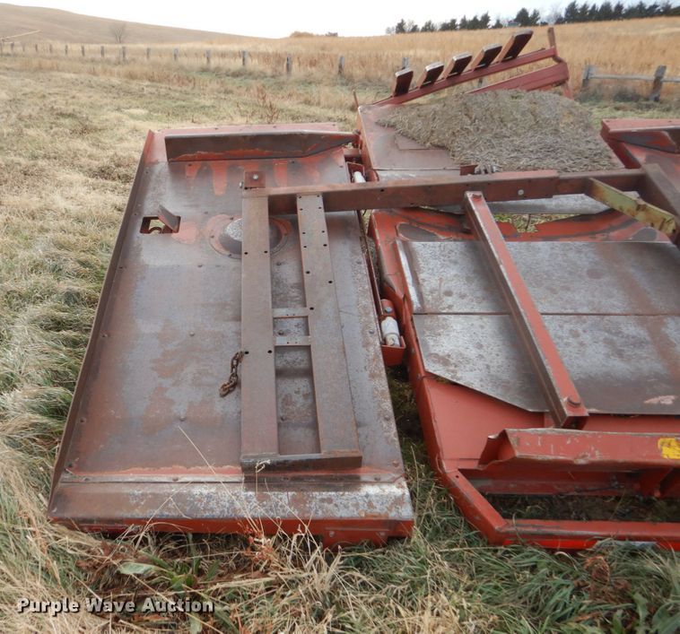 image for item HU9801 Hesston bale accumulator