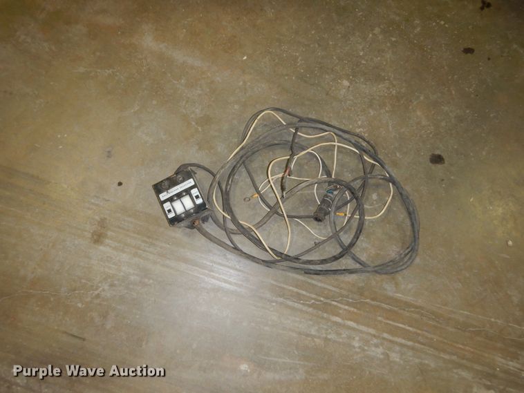 image for item HU9801 Hesston bale accumulator