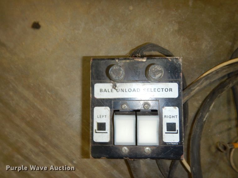 image for item HU9801 Hesston bale accumulator