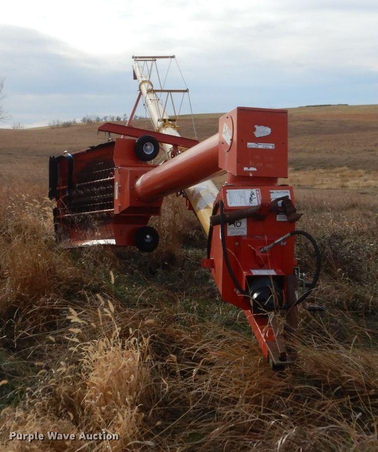 image for item HU9802 Westfield MK100-71 grain auger