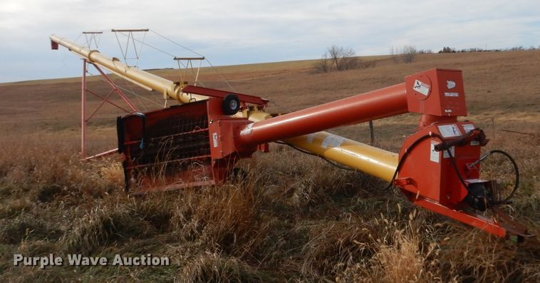 image for item HU9802 Westfield MK100-71 grain auger