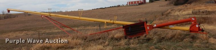 image for item HU9802 Westfield MK100-71 grain auger