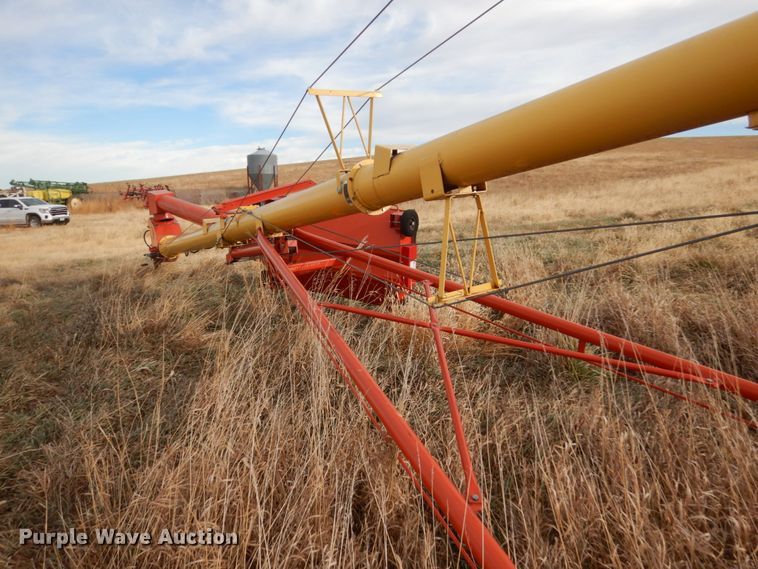 image for item HU9802 Westfield MK100-71 grain auger