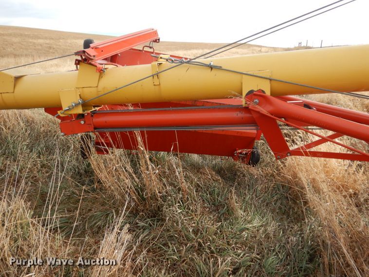 image for item HU9802 Westfield MK100-71 grain auger