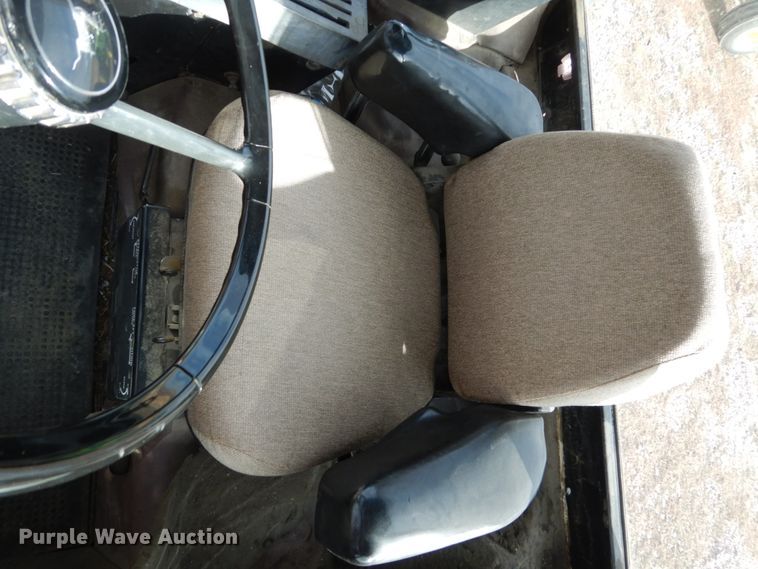 image for item HU9803 1983 John Deere 4650  tractor