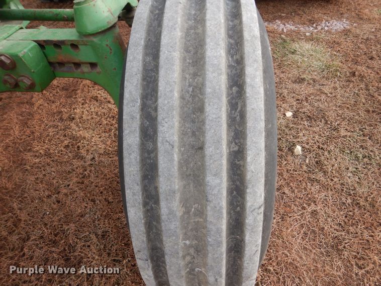 image for item HU9803 1983 John Deere 4650  tractor