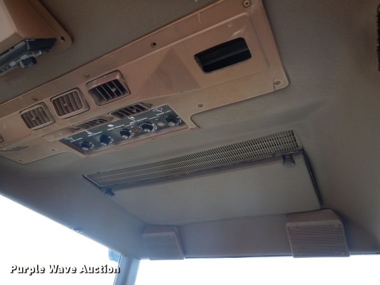 image for item HU9804 1983 John Deere 4650  tractor