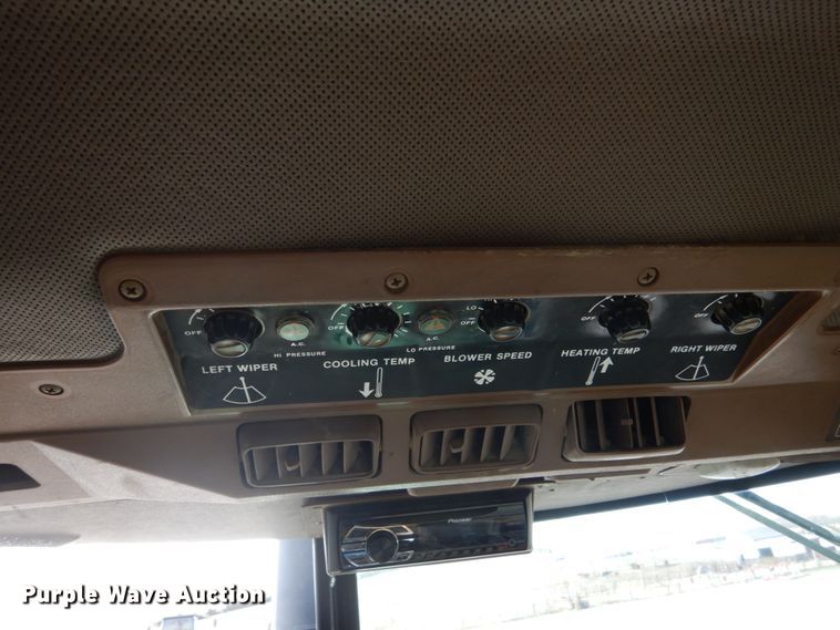 image for item HU9804 1983 John Deere 4650  tractor