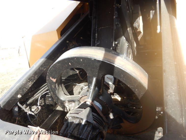 image for item HU9805 2005 Challenger LB33  large square baler