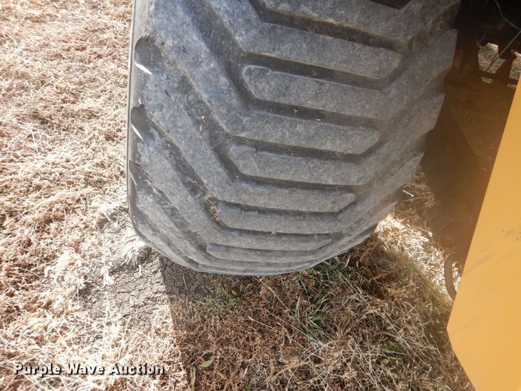 image for item HU9805 2005 Challenger LB33  large square baler