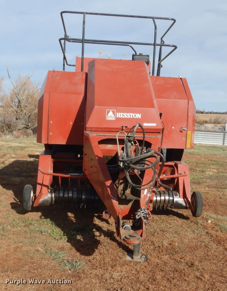 image for item HU9806 2003 Hesston 4760  large square baler
