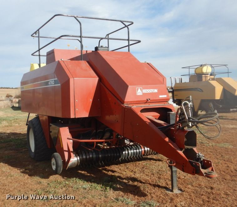 image for item HU9806 2003 Hesston 4760  large square baler