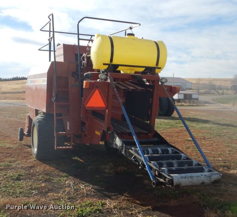 image for item HU9806 2003 Hesston 4760  large square baler