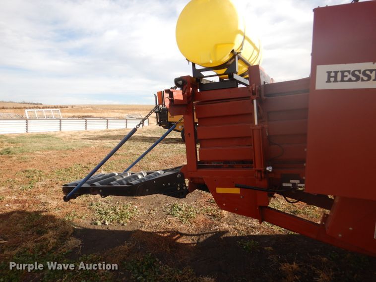 image for item HU9806 2003 Hesston 4760  large square baler