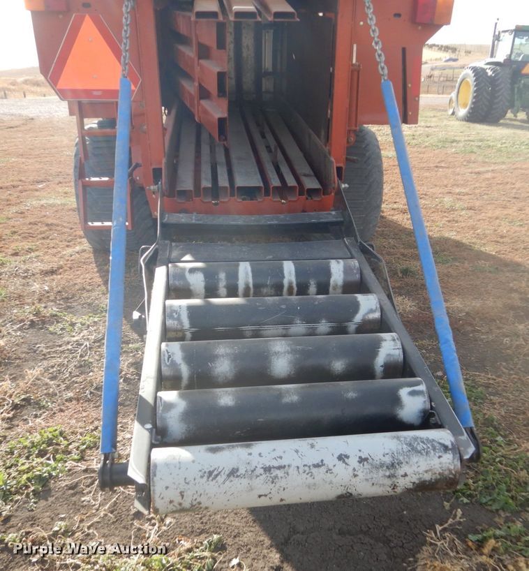 image for item HU9806 2003 Hesston 4760  large square baler