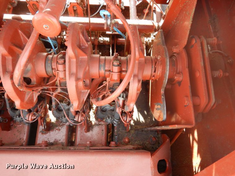 image for item HU9806 2003 Hesston 4760  large square baler