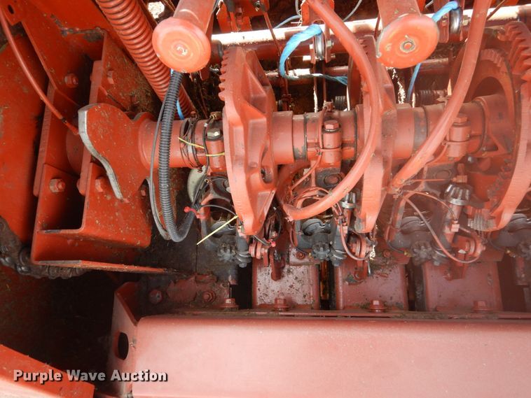 image for item HU9806 2003 Hesston 4760  large square baler