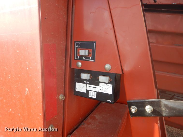 image for item HU9806 2003 Hesston 4760  large square baler