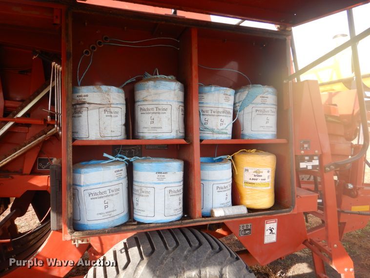 image for item HU9806 2003 Hesston 4760  large square baler