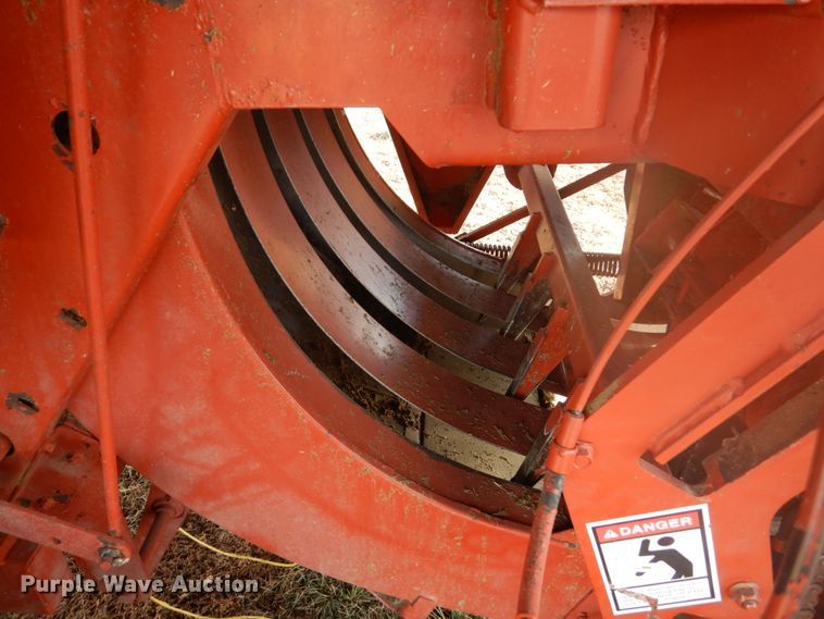 image for item HU9806 2003 Hesston 4760  large square baler