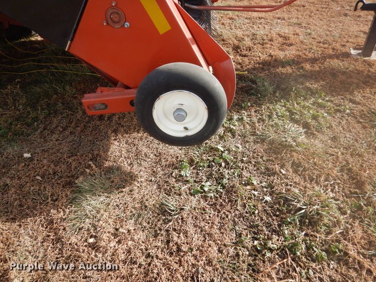 image for item HU9806 2003 Hesston 4760  large square baler