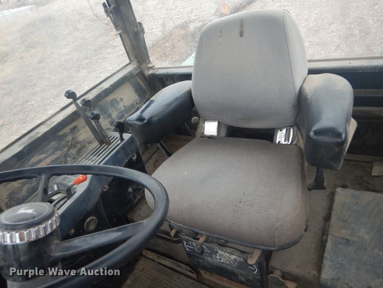 image for item HV9537 1981 John Deere 8640  4WD tractor