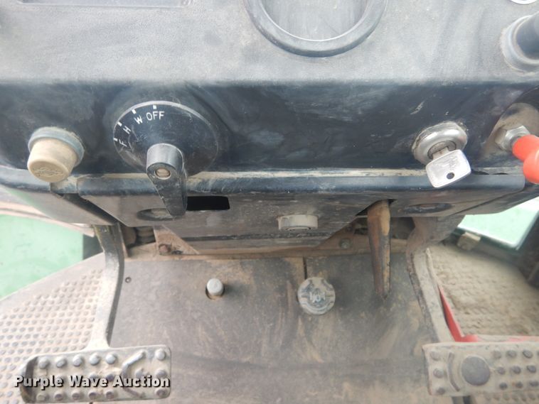 image for item HV9537 1981 John Deere 8640  4WD tractor