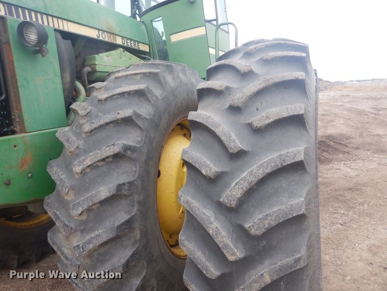 image for item HV9537 1981 John Deere 8640  4WD tractor