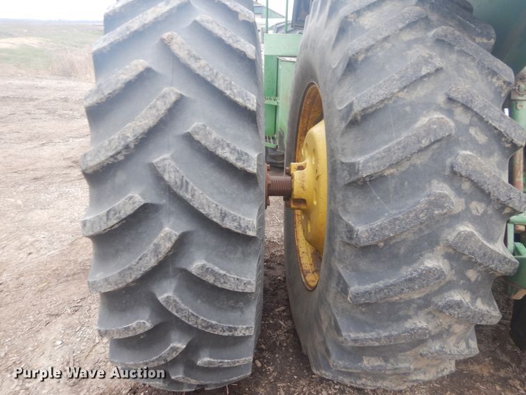 image for item HV9537 1981 John Deere 8640  4WD tractor