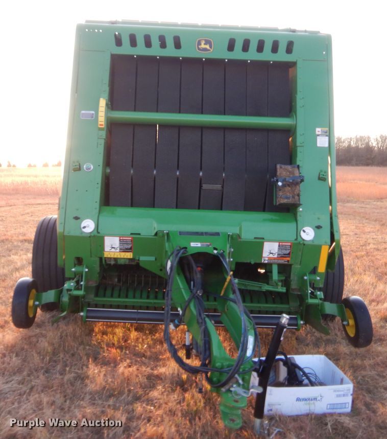 image for item HW9147 2020 John Deere 560M  round baler