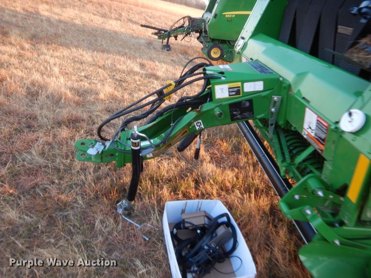 image for item HW9147 2020 John Deere 560M  round baler