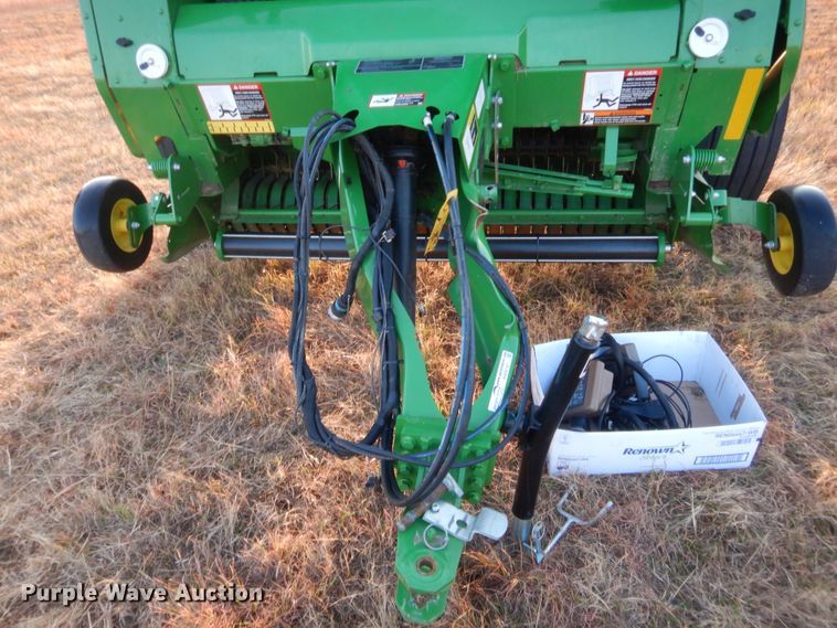 image for item HW9147 2020 John Deere 560M  round baler