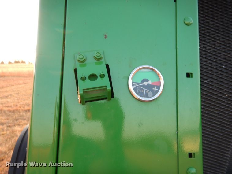 image for item HW9147 2020 John Deere 560M  round baler