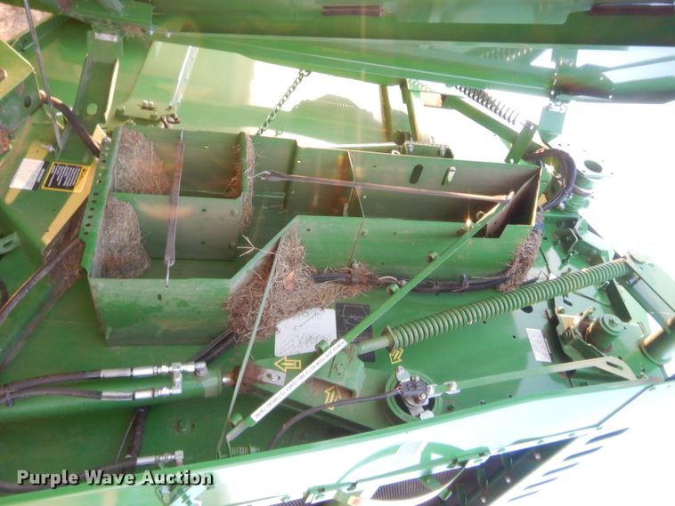 image for item HW9147 2020 John Deere 560M  round baler