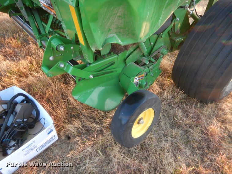 image for item HW9147 2020 John Deere 560M  round baler