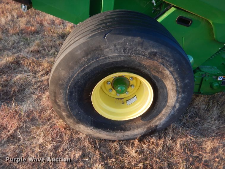 image for item HW9147 2020 John Deere 560M  round baler