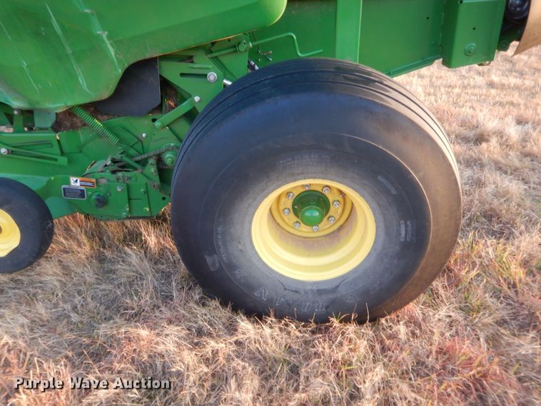 image for item HW9147 2020 John Deere 560M  round baler