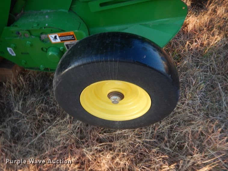 image for item HW9147 2020 John Deere 560M  round baler