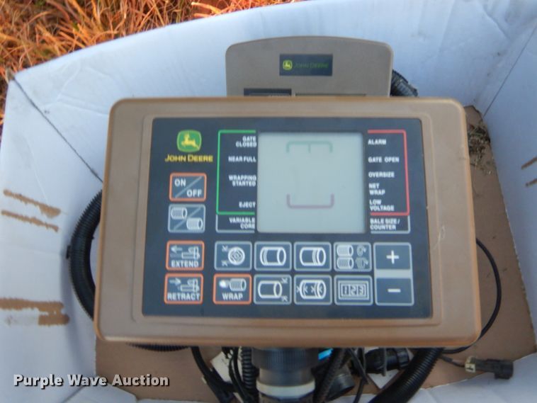 image for item HW9147 2020 John Deere 560M  round baler